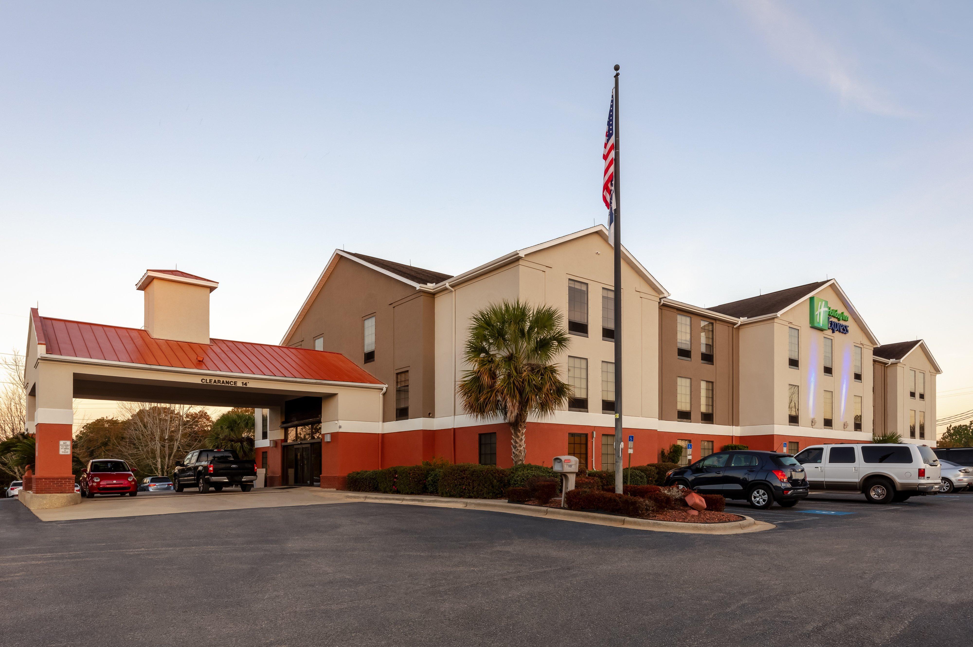 Holiday Inn Express & Suites Milton East I-10 By Ihg Esterno foto