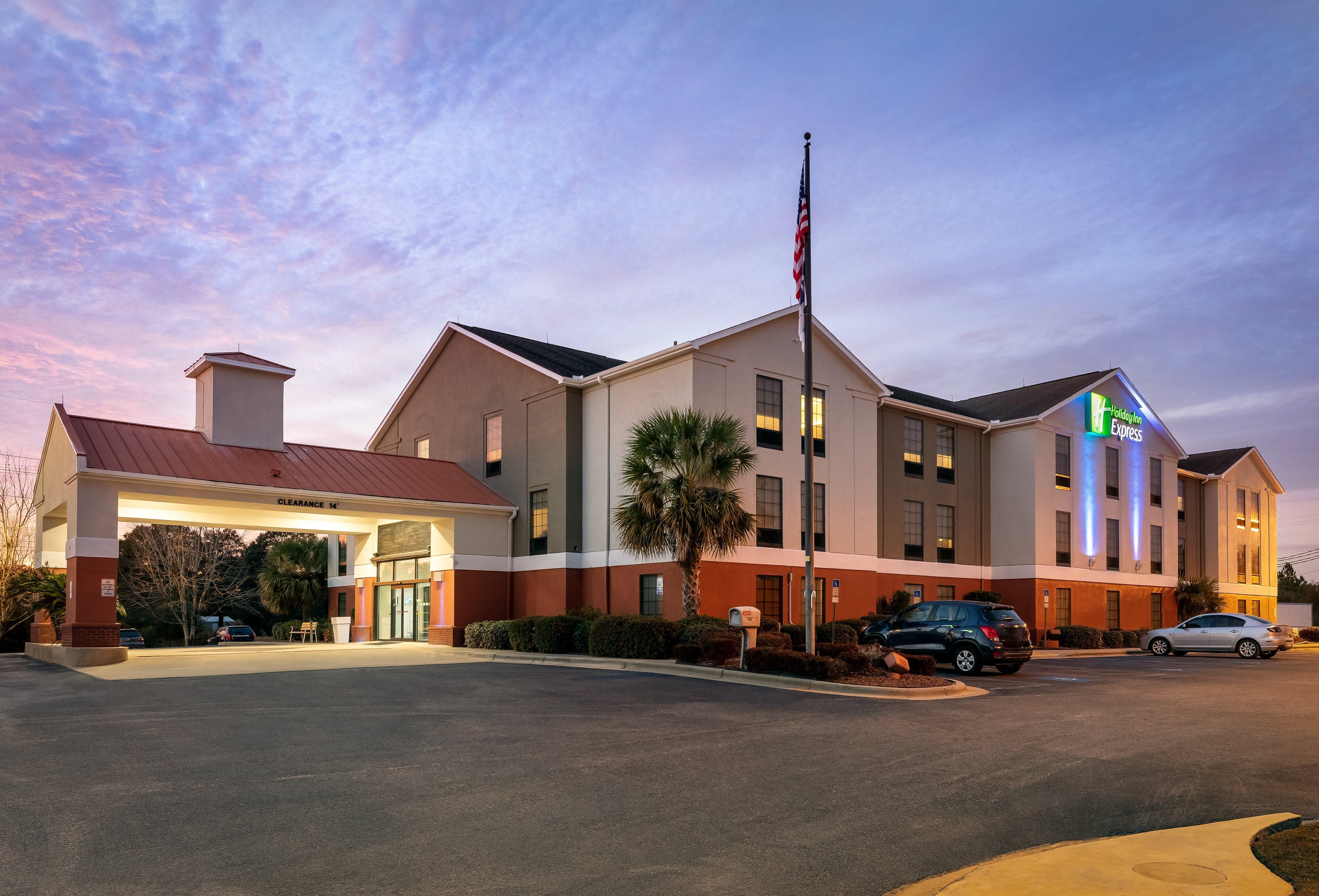 Holiday Inn Express & Suites Milton East I-10 By Ihg Esterno foto